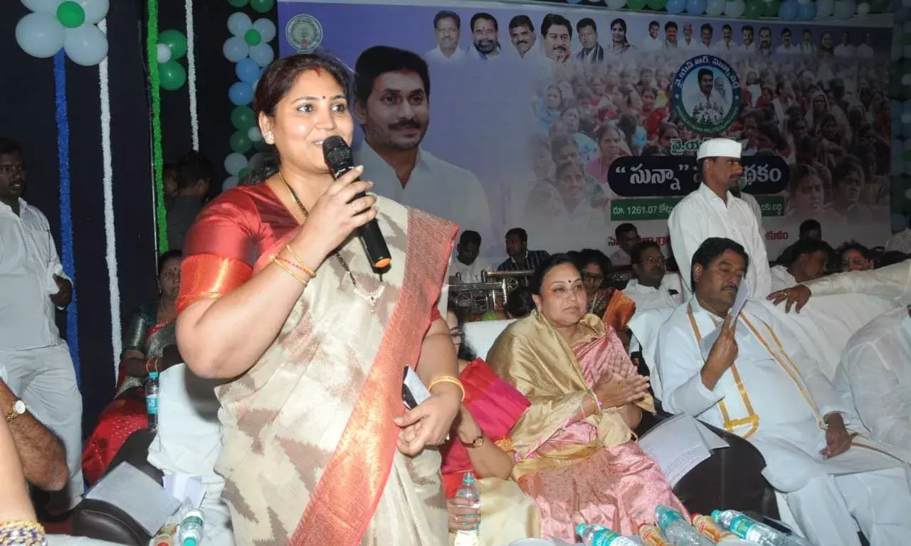 శ్రీకాకుళం జడ్పీఛైర్పర్సన్ పవర్ ఉన్నా డమ్మీయేనా..! శ్రీకాకుళం జడ్పీఛైర్పర్సన్ పవర్ ఉన్నా డమ్మీయేనా..!