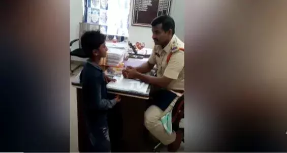 AP : తల్లిని హింసిస్తున్నాడంటూ తండ్రిపై పోలీస్‌ కంప్లైంట్‌