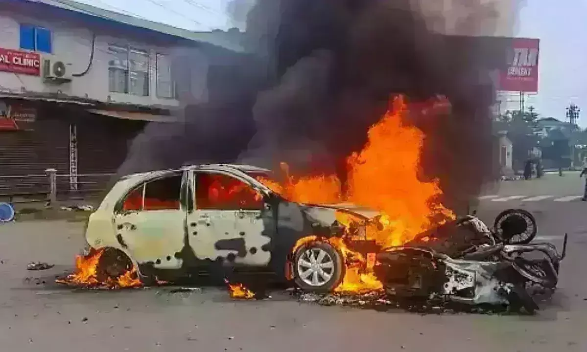 అట్టుడుకుతోన్న మణిపూర్