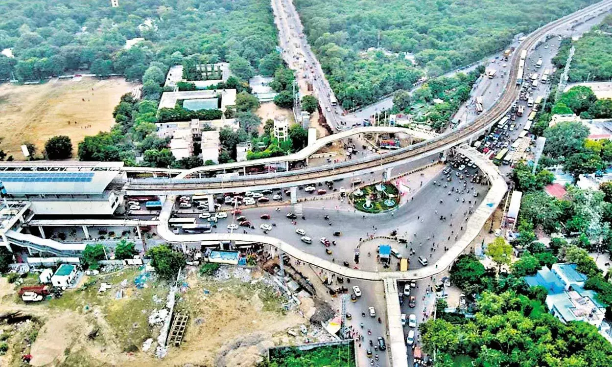 పాదచారుల ఇక్కట్లకు చెక్