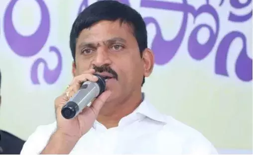 Khammam : రైతు భరోసా ర్యాలీని చేపట్టిన పొంగులేటి Khammam : రైతు భరోసా ర్యాలీని చేపట్టిన పొంగులేటి