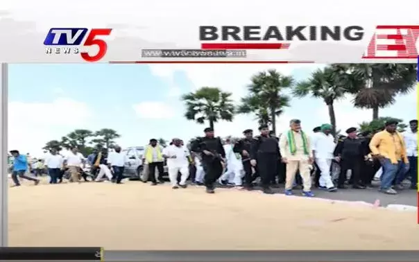 Ap : చంద్రబాబును కలవకుండా రైతుల్ని నెట్టేసిన పోలీసులు