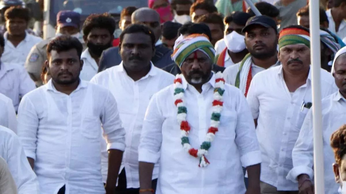 TS : దిగ్విజయంగా కొనసాగుతోన్న భట్టి పాదయాత్ర TS : దిగ్విజయంగా కొనసాగుతోన్న భట్టి పాదయాత్ర