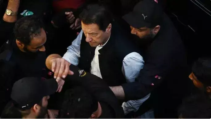 Imran Khan : పాక్‌ మాజీ ప్రధాని ఇమ్రాన్‌ ఖాన్‌ అరెస్ట్‌