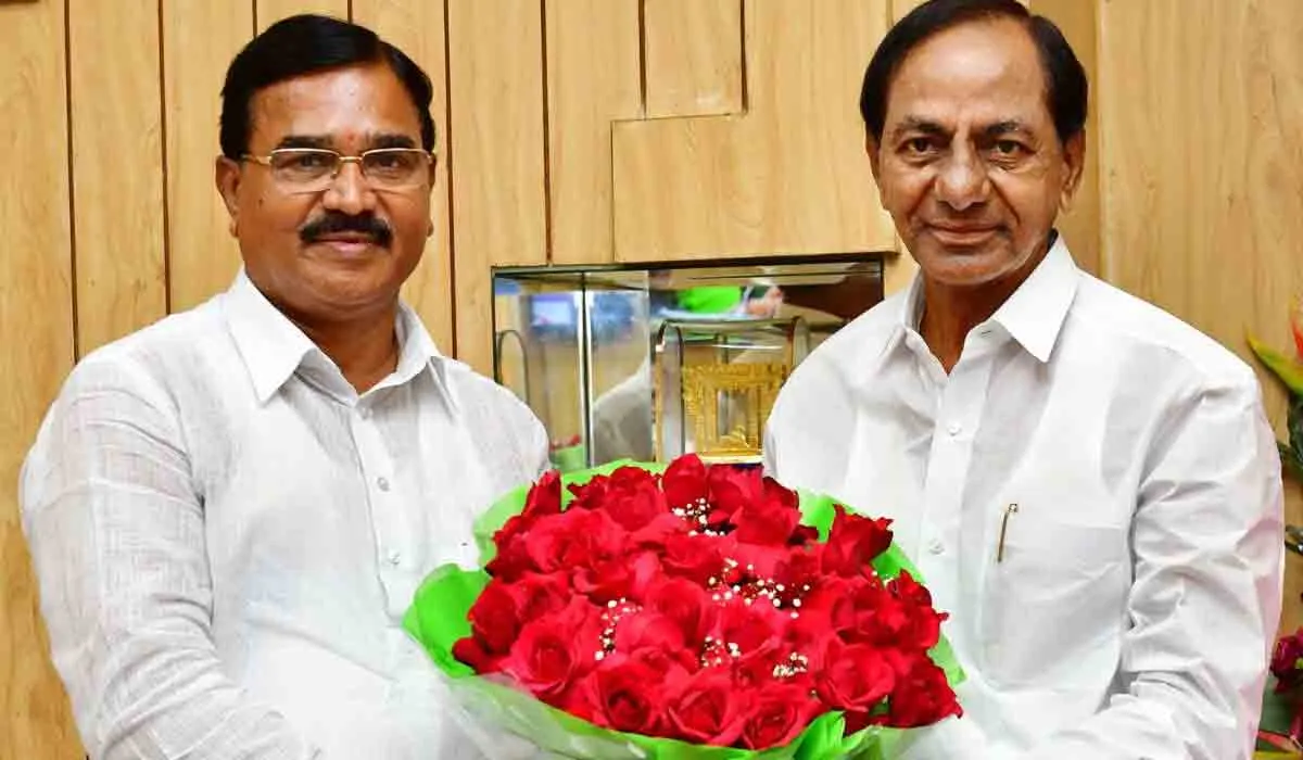 TS : రైతుబంధుపై కేసీఆర్ కు ధన్యవాదాలు తెలిపిన మంత్రి నిరంజన్ రెడ్డి TS : రైతుబంధుపై కేసీఆర్ కు ధన్యవాదాలు తెలిపిన మంత్రి నిరంజన్ రెడ్డి