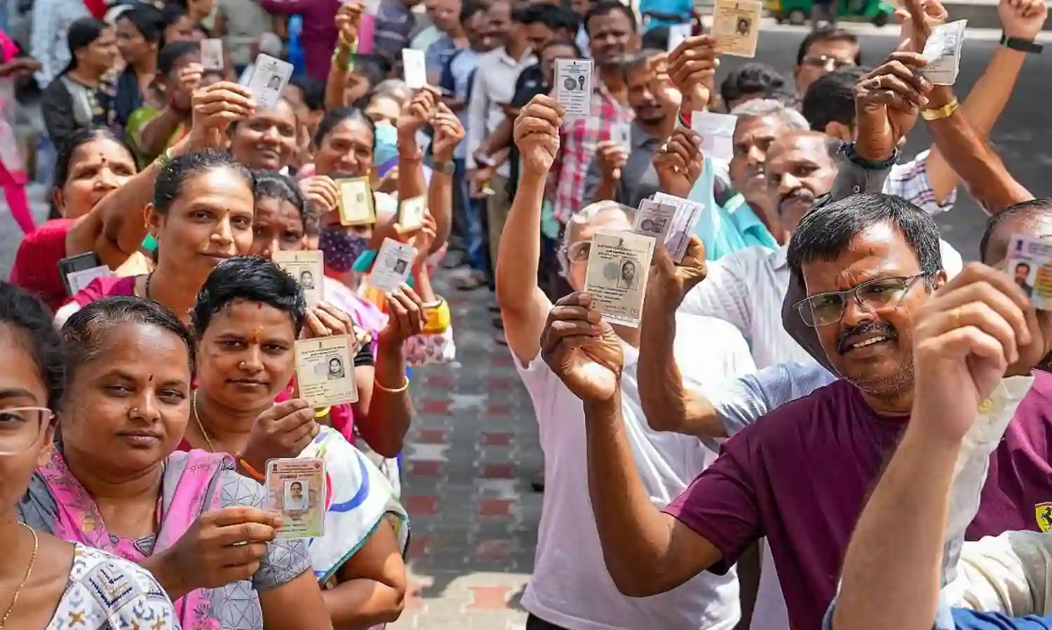 ఒక్కసారిగా ఊపందుకున్న పోలింగ్ ఒక్కసారిగా ఊపందుకున్న పోలింగ్