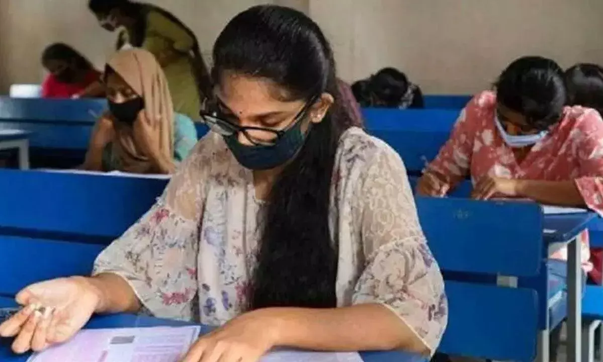 ప్రశాంతంగా సాగుతోన్న ఎంసెట్