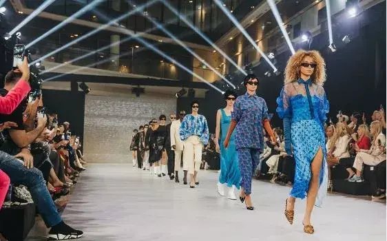 Dubai Fashion Show 2023 : దుబాయ్ లో ఫ్యాషన్ షో