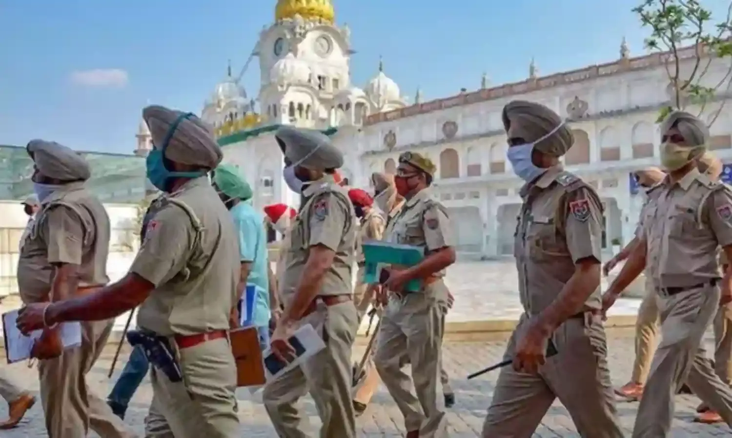 Punjab : స్వర్ణ దేవాలయం సమీపంలో పేలుడు.. ఐదుగురు అరెస్ట్ Punjab : స్వర్ణ దేవాలయం సమీపంలో పేలుడు.. ఐదుగురు అరెస్ట్
