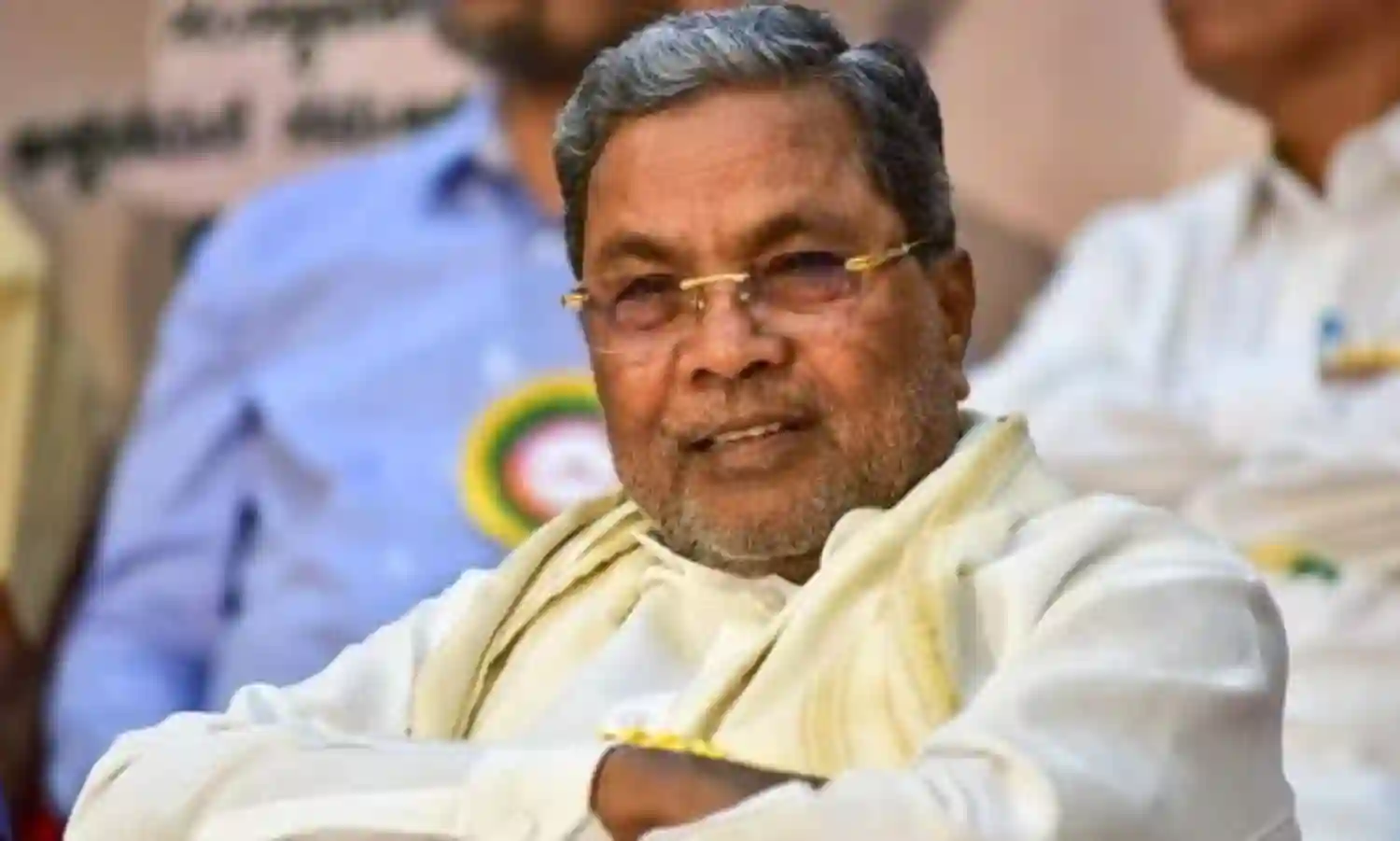 పార్టీ అంతా నా వెంటే పార్టీ అంతా నా వెంటే