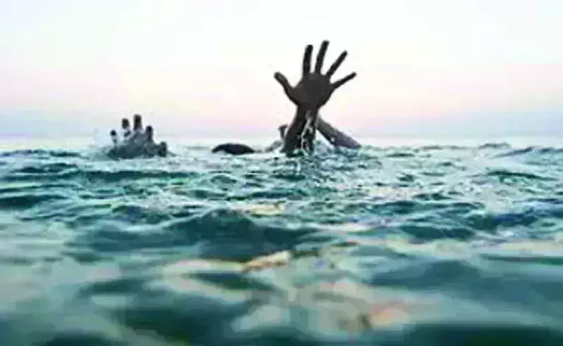 తాతను కాపాడబోయి ఇద్దరు మనవళ్లు మృతి