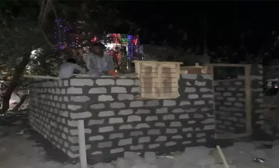 గాజులరామారంలో అక్రమ కట్టడాలు కూల్చివేత