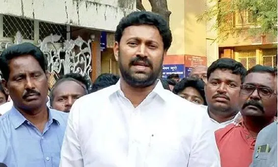 Viveka Murder Case : పనులున్నాయ్... మరో 4రోజులు రాలేను Viveka Murder Case : పనులున్నాయ్... మరో 4రోజులు రాలేను