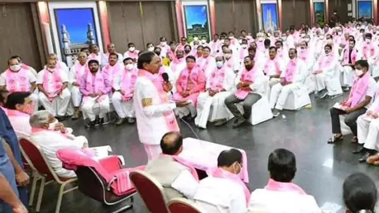 BRS : కాసేపట్లో బీఆర్ఎస్ ఎల్పీ సమావేశం BRS : కాసేపట్లో బీఆర్ఎస్ ఎల్పీ సమావేశం