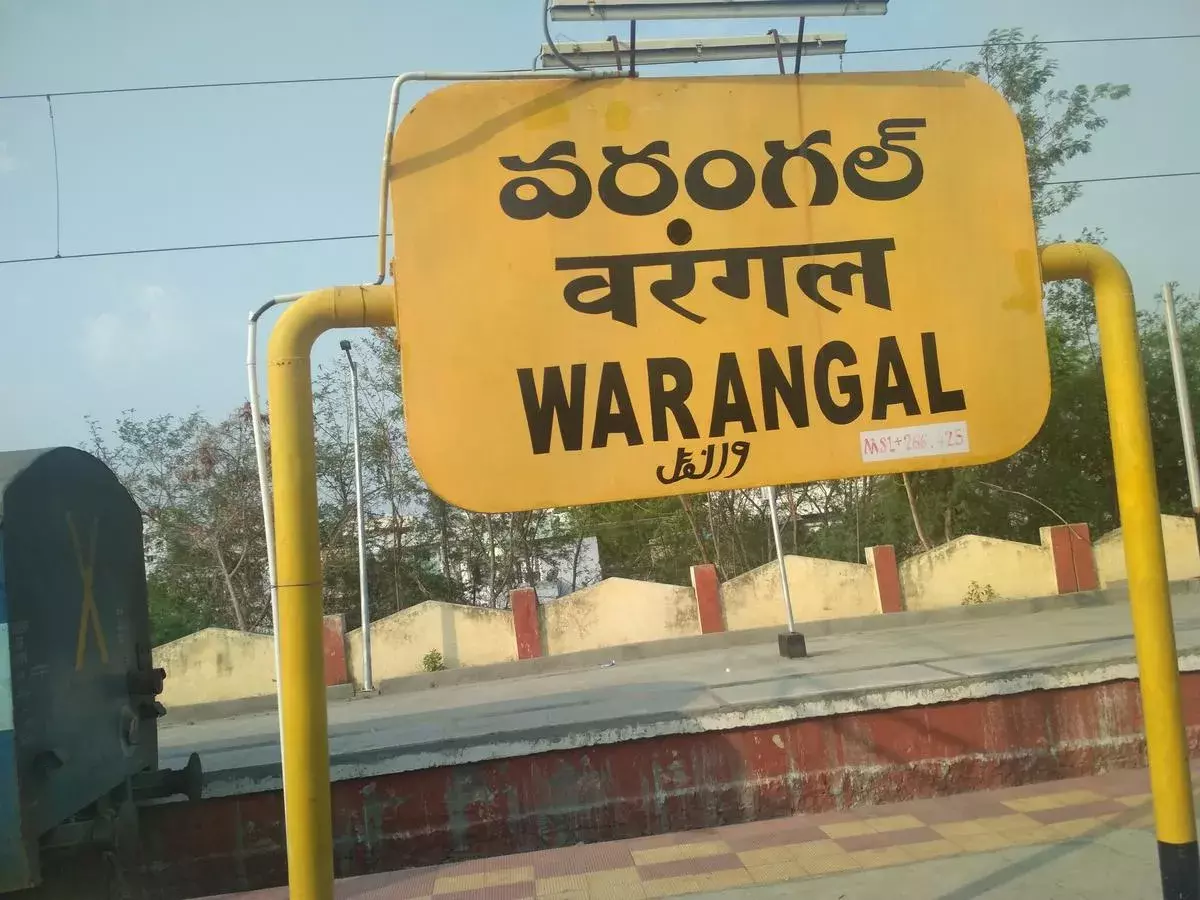 TS: డ్రైవర్ లేకుండా పొలం దున్నే ట్రాక్టర్‌