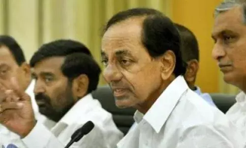 కొత్త సచివాలయంలో సీఎం కేసీఆర్ అధ్యక్షతన తొలి కేబినెట్ భేటీ కొత్త సచివాలయంలో సీఎం కేసీఆర్ అధ్యక్షతన తొలి కేబినెట్ భేటీ