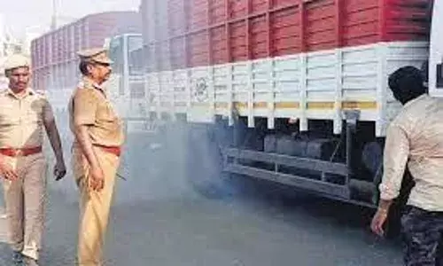 రూ. 1,070 కోట్లతో నిలిచిపోయిన ట్రక్కు