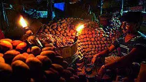 విద్యుత్‌ కోతలతో ఏపీ ప్రజలు ఉక్కిరిబిక్కిరి అవుతున్నారు