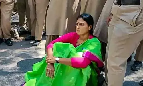 బంజారాహిల్స్ పోలీస్ స్టేషన్ లో షర్మిలపై కేసు నమోదు