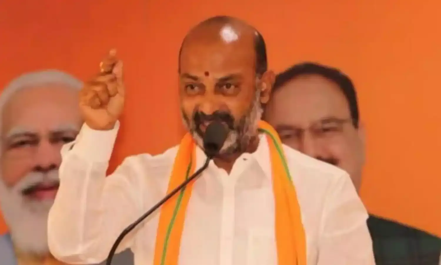 సీఎం కేసీఆర్కు బండి లేఖ.. దళిత గిరిజన భూముల్లో రియల్ వ్యాపారం ఆపండి సీఎం కేసీఆర్కు బండి లేఖ.. దళిత గిరిజన భూముల్లో రియల్ వ్యాపారం ఆపండి