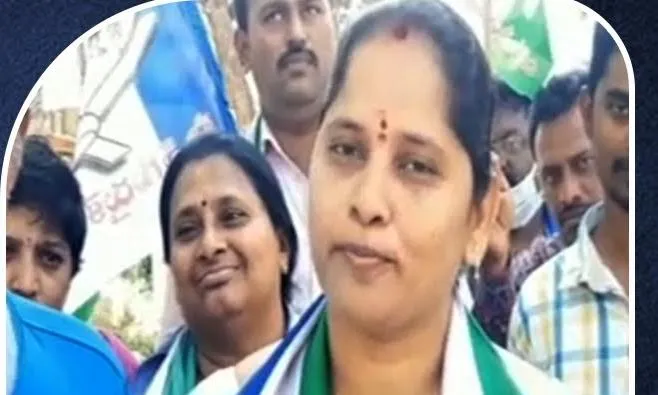 వైసీపీ మహిళా కార్పొరేటర్ రాజీనామా వైసీపీ మహిళా కార్పొరేటర్ రాజీనామా