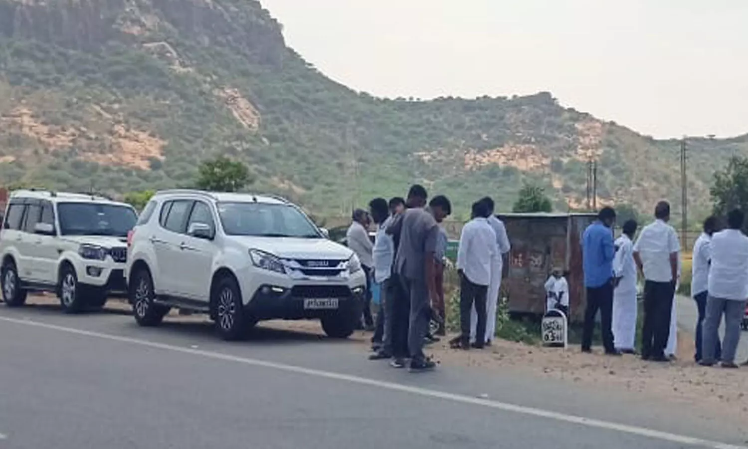 కడప అనంతపురం సరిహద్దుల్లోని ప్రధాన చౌరస్తాల వద్దకు... ... 🔴LIVE: YS.Viveka Murder Case: CBI విచారణకు MP Avinash Reddy కడప అనంతపురం సరిహద్దుల్లోని ప్రధాన చౌరస్తాల వద్దకు... ... 🔴LIVE: YS.Viveka Murder Case: CBI విచారణకు MP Avinash Reddy