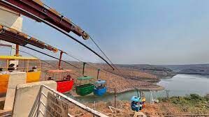 శ్రీశైలంలో ఆగిపోయిన రోప్‌వే.. భక్తుల ఆందోళన