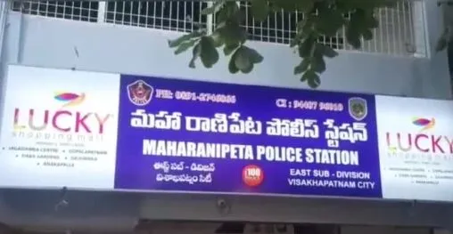 ప్రియురాలి గొంతు నులిమి హత్య చేసిన ప్రియుడు ప్రియురాలి గొంతు నులిమి హత్య చేసిన ప్రియుడు