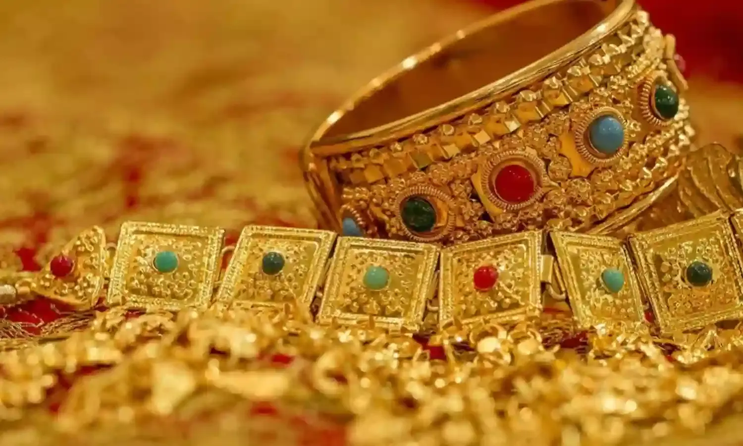 Gold: బంగారు నగలకు డిమాండ్ Gold: బంగారు నగలకు డిమాండ్