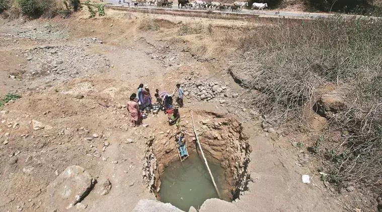 Gujarat: ప్రధాని మోదీ సొంత రాష్ట్రంలో తాగేందుకు నీళ్లు లేవు..! Gujarat: ప్రధాని మోదీ సొంత రాష్ట్రంలో తాగేందుకు నీళ్లు లేవు..!