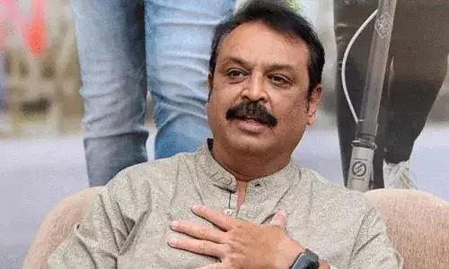 అవును .. నా ఆస్థి వెయ్యి కోట్లకంటే ఎక్కువే..: నరేష్ అవును .. నా ఆస్థి వెయ్యి కోట్లకంటే ఎక్కువే..: నరేష్