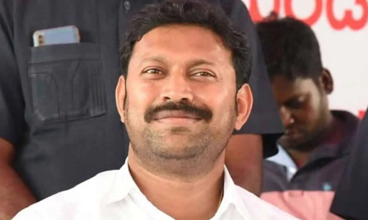 కొనసాగుతోన్న ఉత్కంఠ కొనసాగుతోన్న ఉత్కంఠ