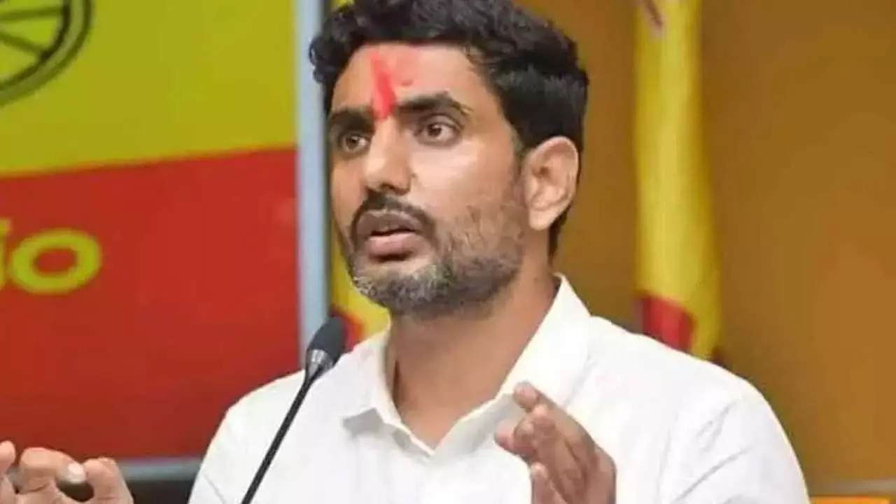 జగన్ ప్రభుత్వాన్ని చూసి కాంట్రాక్టర్లు పారిపోతున్నారు: నారా లోకేష్ జగన్ ప్రభుత్వాన్ని చూసి కాంట్రాక్టర్లు పారిపోతున్నారు: నారా లోకేష్