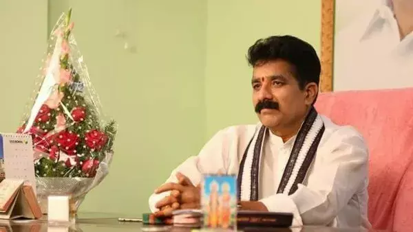 ఎమ్మెల్యే కరణం ధర్మశ్రీకి చేదు అనుభవం ఎమ్మెల్యే కరణం ధర్మశ్రీకి చేదు అనుభవం