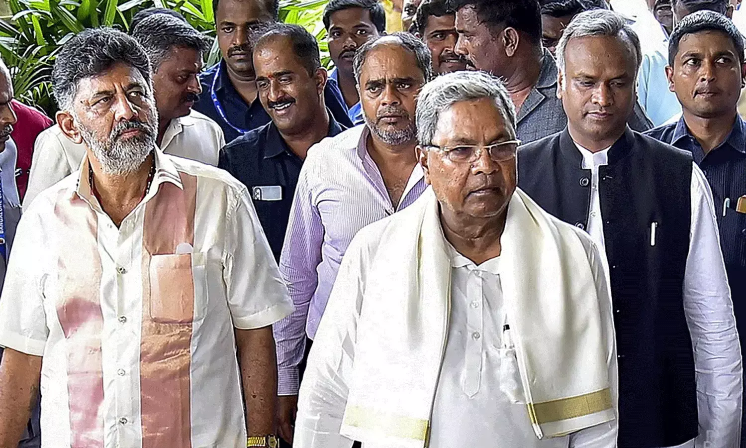 సీఎం సిద్ధరామయ్య క్యాబినెట్ లోకి మరో 24 మంది మంత్రులు..