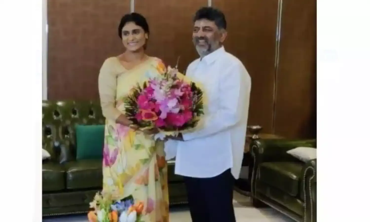 కర్ణాటక ఉప ముఖ్యమంత్రిని కలిసిన షర్మిల కర్ణాటక ఉప ముఖ్యమంత్రిని కలిసిన షర్మిల