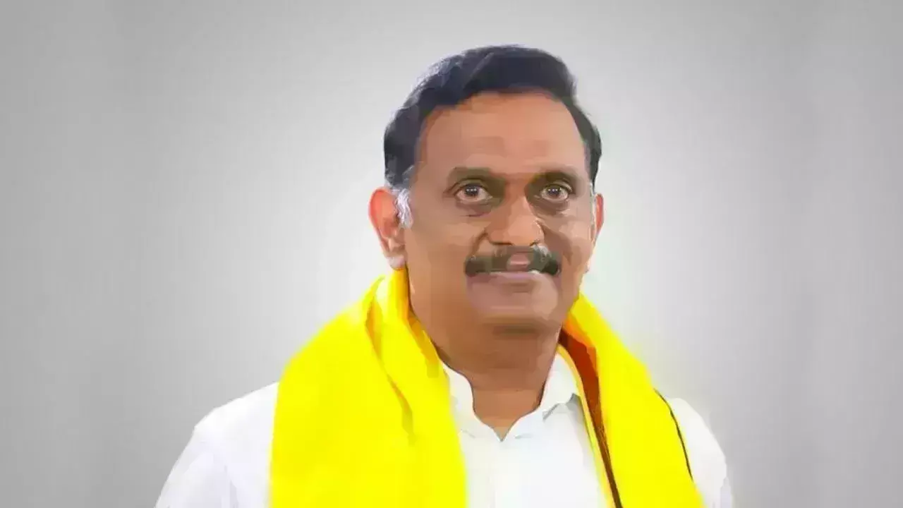 చంద్రబాబు చిత్రపటానికి పాలాభిషేకం చంద్రబాబు చిత్రపటానికి పాలాభిషేకం