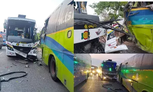 పుష్ప 2 మూవీ ఆర్టిస్టులతో వెళ్తున్న బస్సుకు ప్రమాదం