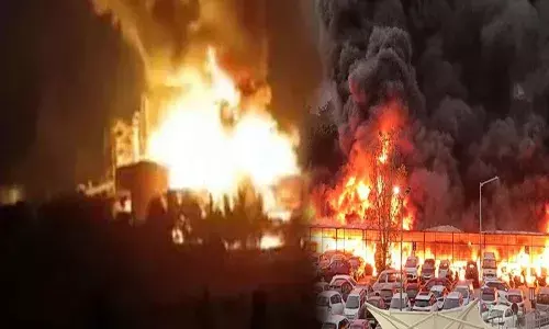 L.B.నగర్‌లో భారీ అగ్ని ప్రమాదం..20 కార్లు దగ్ధం