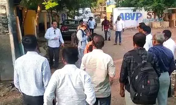 సీఎం.జగన్ పర్యటనలో మీడియాపై ఆంక్షలు సీఎం.జగన్ పర్యటనలో మీడియాపై ఆంక్షలు