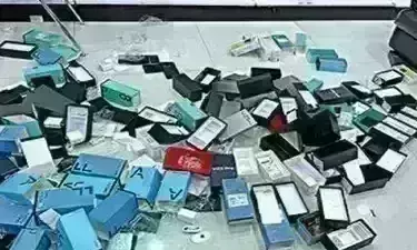 సెక్యూరిటీ గార్డ్‌ మాస్టర్‌ప్లాన్‌..నైటీలో వచ్చి చోరీ