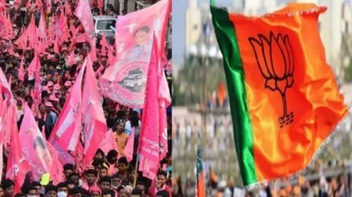 దశాబ్ది వేడుకల నేపథ్యంలో పొలిటికల్ హీట్ దశాబ్ది వేడుకల నేపథ్యంలో పొలిటికల్ హీట్