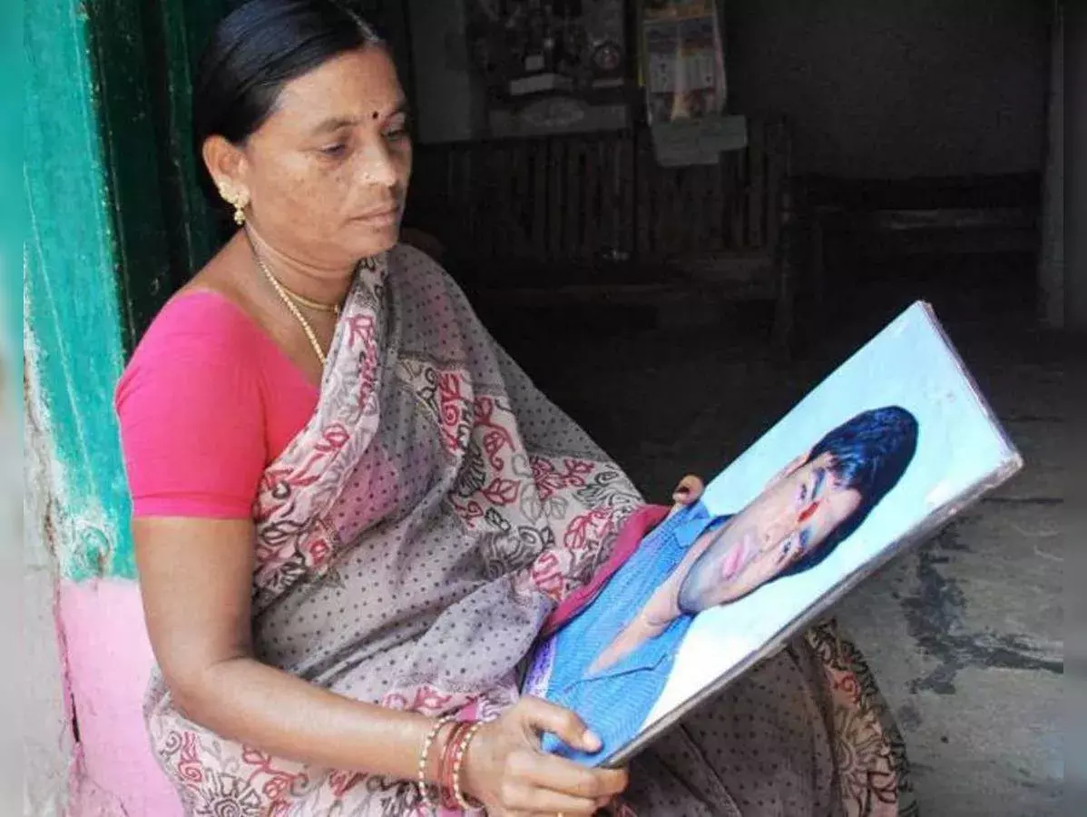 తెలంగాణ దశాబ్ది ఉత్సవాలలో శ్రీకాంతాచారి తల్లి సంచల వ్యాఖ్యలు