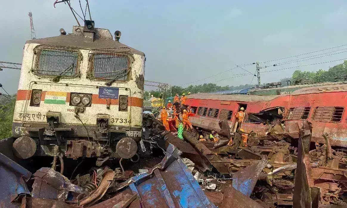 రైల్వే ట్రాక్ పునరుద్ధరణ పనులు పూర్తి