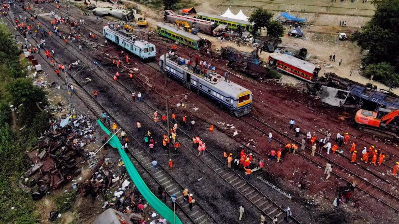Coromandel Express Accident: వేగంగా పూర్తైన పునరుద్ధరణ Coromandel Express Accident: వేగంగా పూర్తైన పునరుద్ధరణ