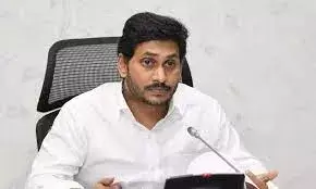 ప్రజల్ని మభ్య పెట్టి అధికారాన్ని దక్కించుకున్న సీఎం జగన్ ప్రజల్ని మభ్య పెట్టి అధికారాన్ని దక్కించుకున్న సీఎం జగన్