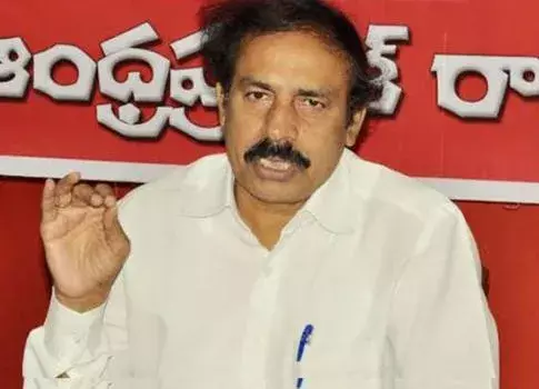 అదానీ, అంబానీలు దోపిడి చేస్తున్నబీజేపీకి పట్టదు : సీపీఐ రామకృష్ణ అదానీ, అంబానీలు దోపిడి చేస్తున్నబీజేపీకి పట్టదు : సీపీఐ రామకృష్ణ