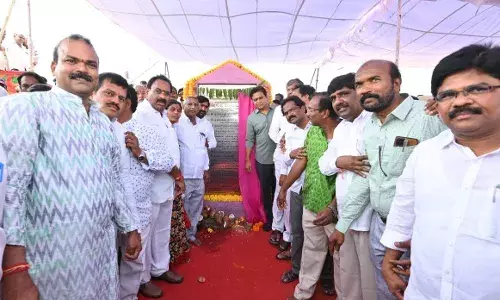 భువనగిరిలో మంత్రి కేటీఆర్ పర్యటన భువనగిరిలో మంత్రి కేటీఆర్ పర్యటన