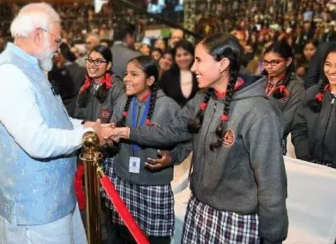 ప్రేరణ కేంద్రంగా..మోడీ చిన్ననాటి స్కూల్ ప్రేరణ కేంద్రంగా..మోడీ చిన్ననాటి స్కూల్