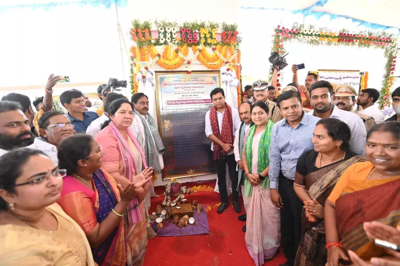 150 కోట్ల అభివృద్ధి పనులకు  మంత్రి కేటీఆర్‌ శంకుస్థాపనలు